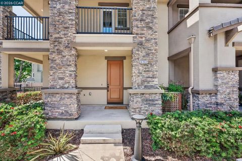 Photo of 24552 Autumn Mist Way Way, Hayward, CA 94544 (MLS # 41132637)
