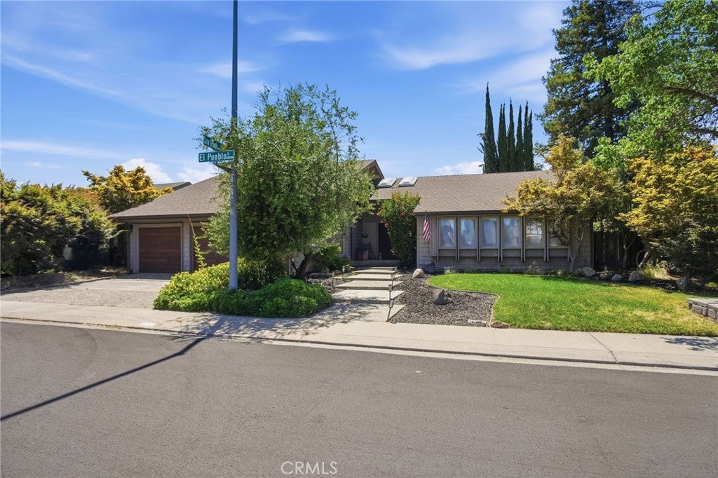 1421 El Pueblo Drive