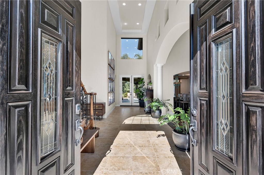 9420 Oak Leaf Drive
