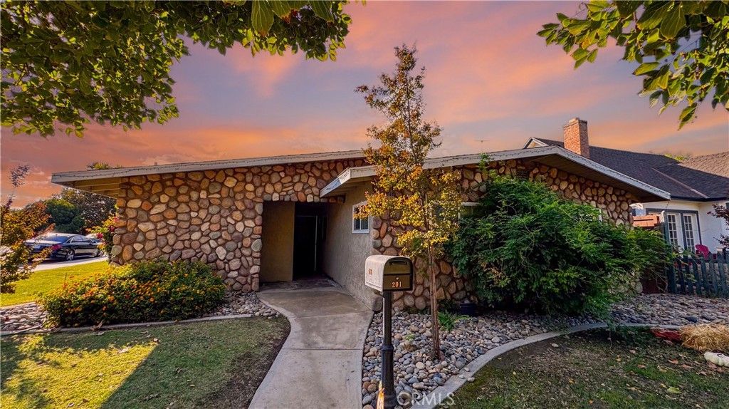 Photo of 201 Oleander Ave, Bakersfield, CA 93304 (MLS # PW25242488)