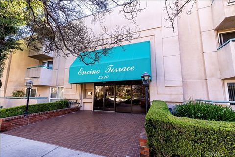 Photo of 5320 Zelzah Avenue #314, Encino, CA 91316 (MLS # SR26032601)