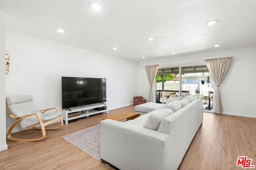 2936 S Harvard Boulevard