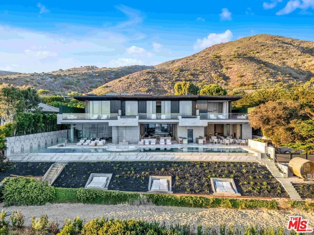 Photo of 11824 Ellice Street, Malibu, CA 90265 (MLS # 25629609)