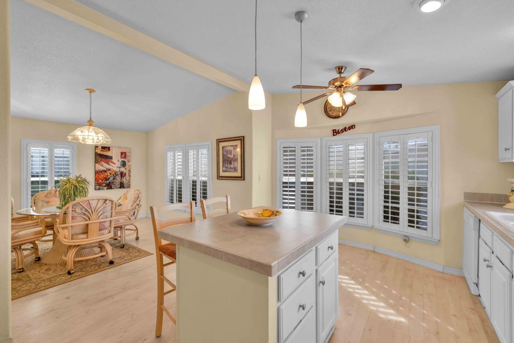 Desert Sands Mobile - Manufactured In Park