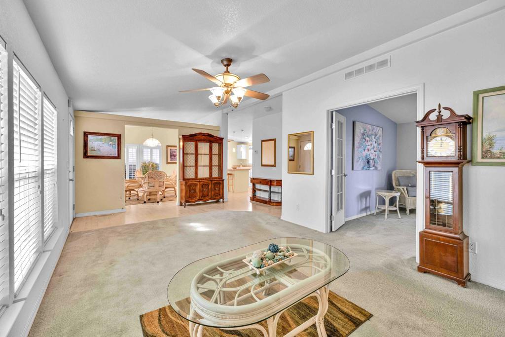 Desert Sands Mobile - Manufactured In Park