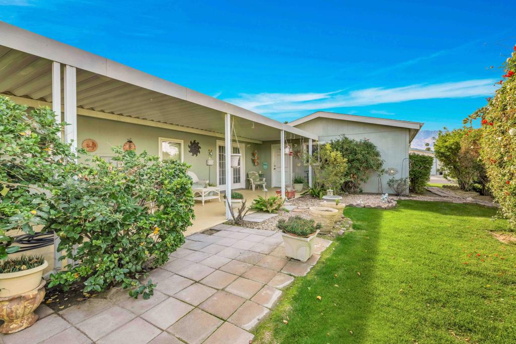 Desert Sands Mobile - Manufactured In Park