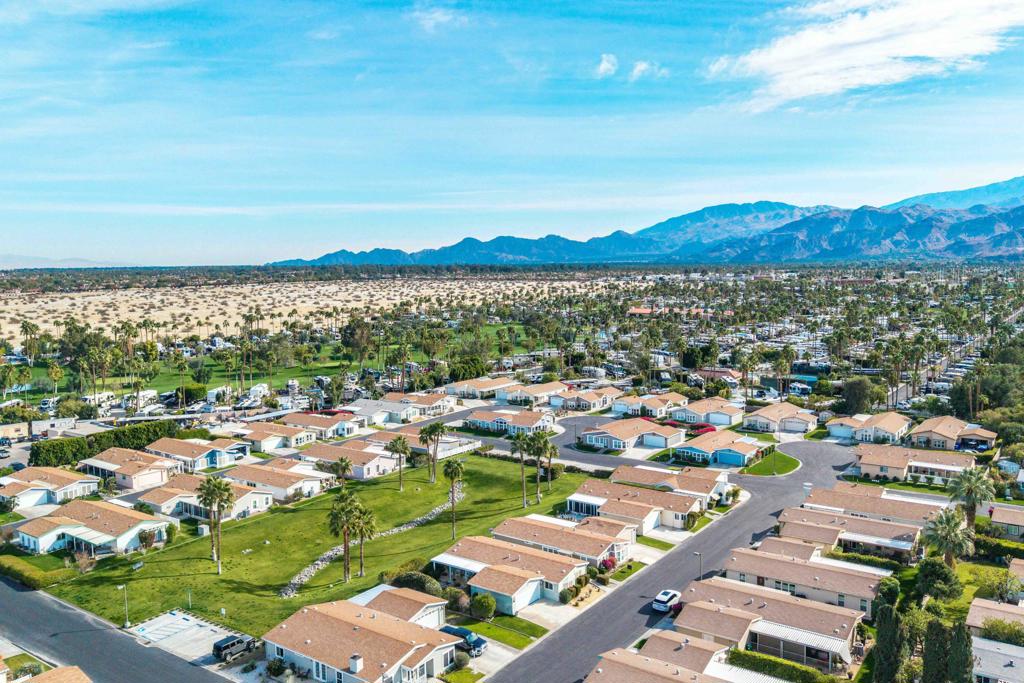 Desert Sands Mobile - Manufactured In Park