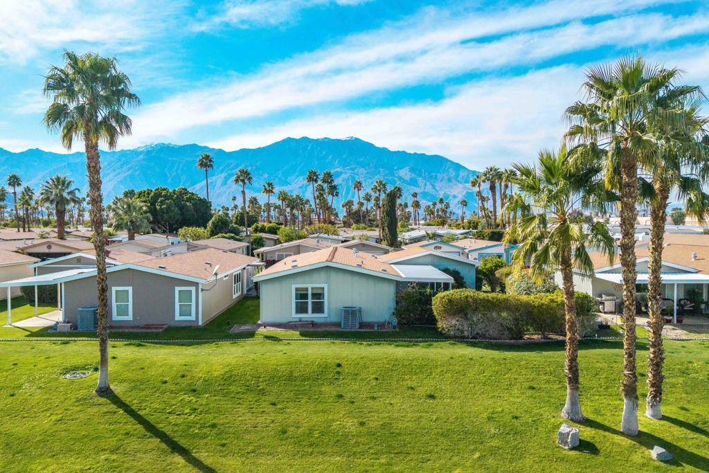 Desert Sands Mobile - Manufactured In Park