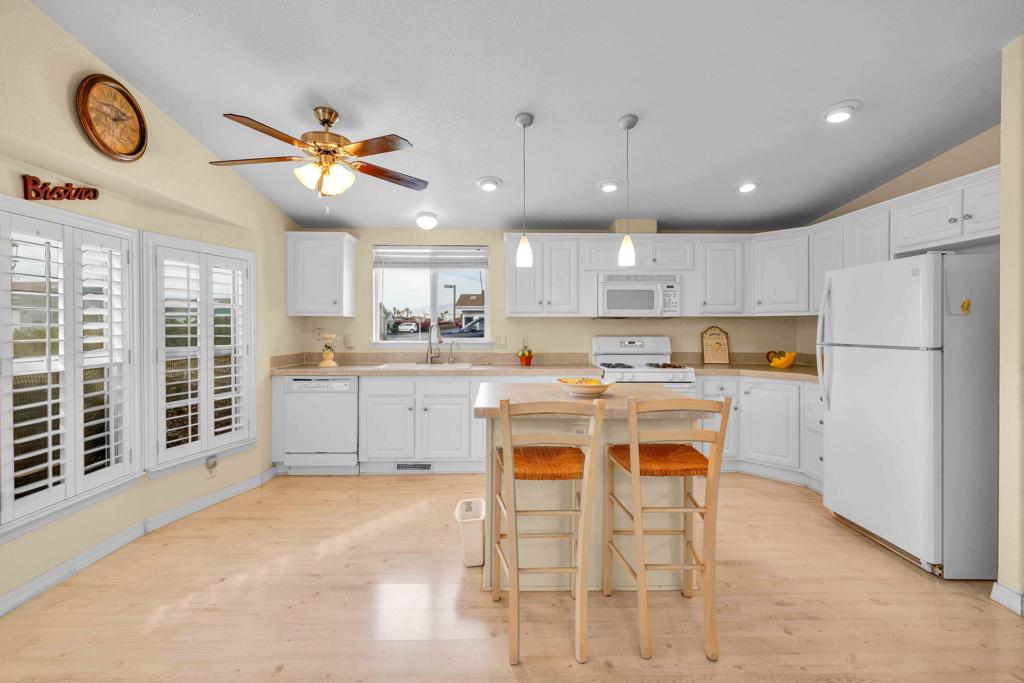 Desert Sands Mobile - Manufactured In Park