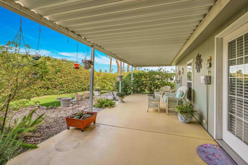 Desert Sands Mobile - Manufactured In Park