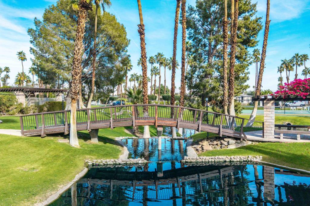 Desert Sands Mobile - Manufactured In Park