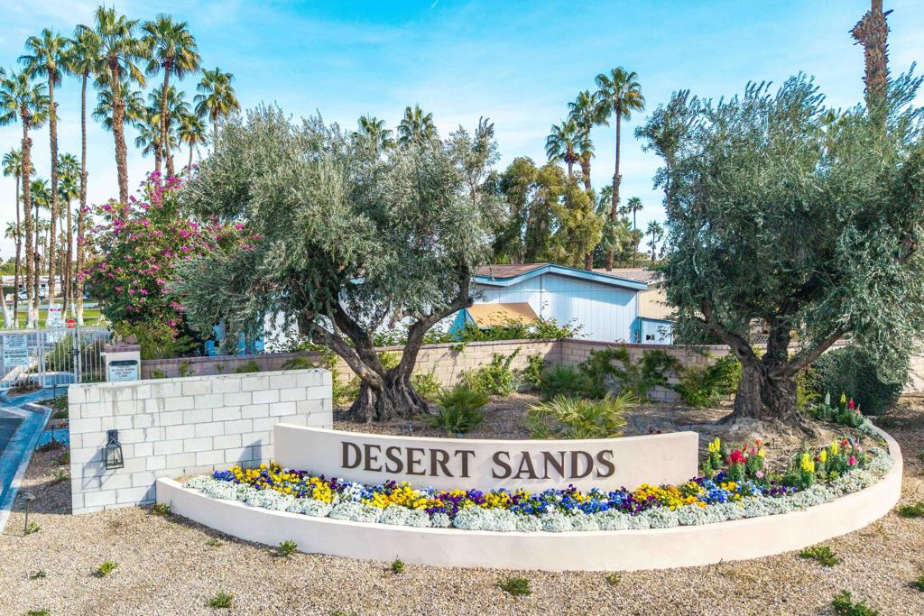 Desert Sands Mobile - Manufactured In Park