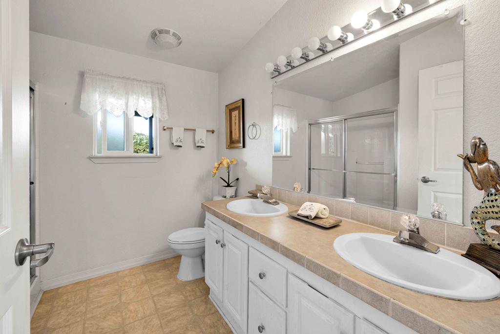 Desert Sands Mobile - Manufactured In Park