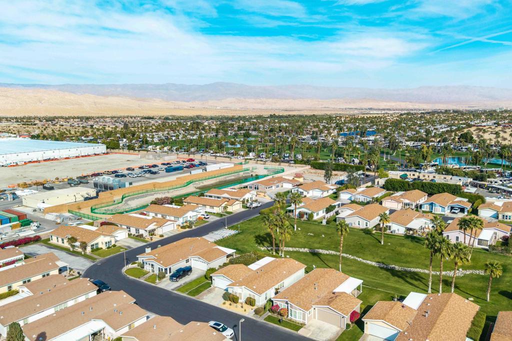 Desert Sands Mobile - Manufactured In Park