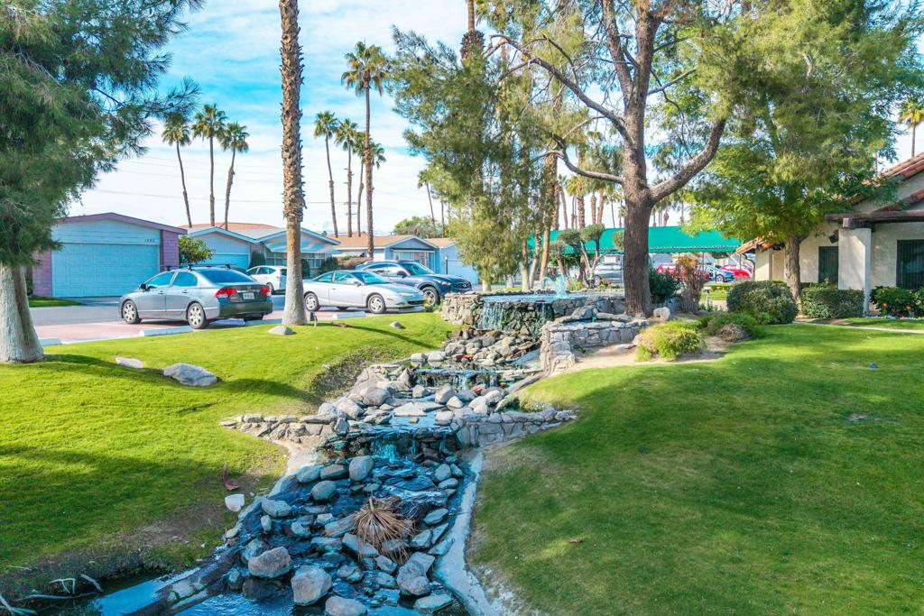 Desert Sands Mobile - Manufactured In Park