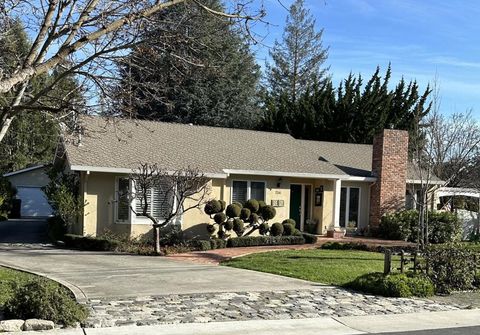 Photo of 736 Cotton Street, Menlo Park, CA 94025 (MLS # ML82041984)