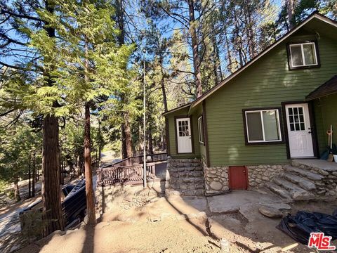 Photo of 25890 Wayne Drive, Idyllwild, CA 92549 (MLS # 26652049)