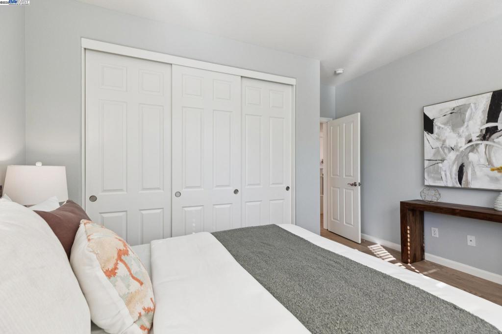 BAY PORT - Residential