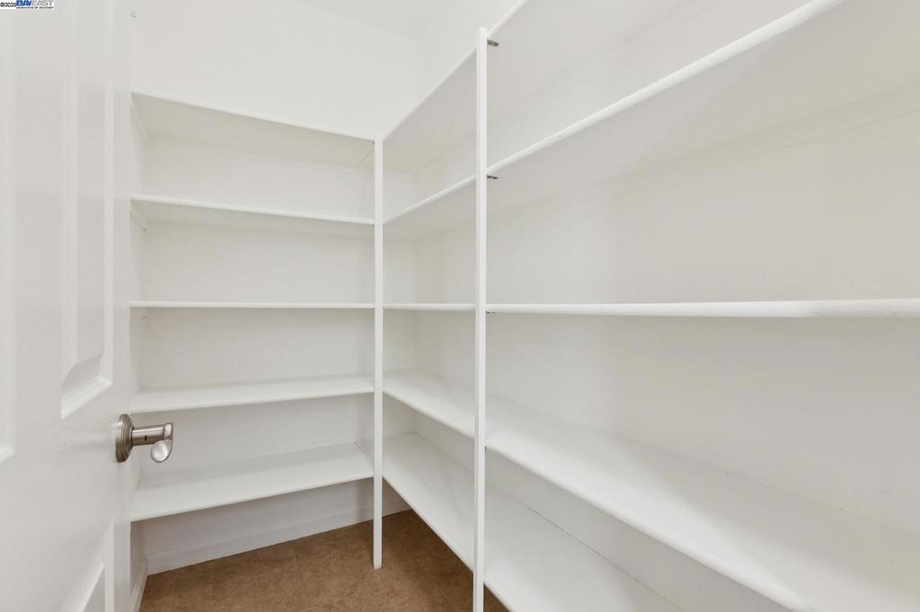 BAY PORT - Residential