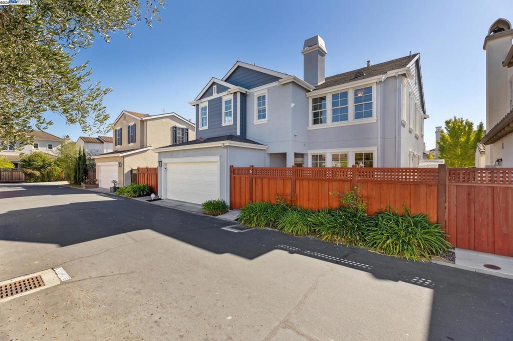 BAY PORT - Residential