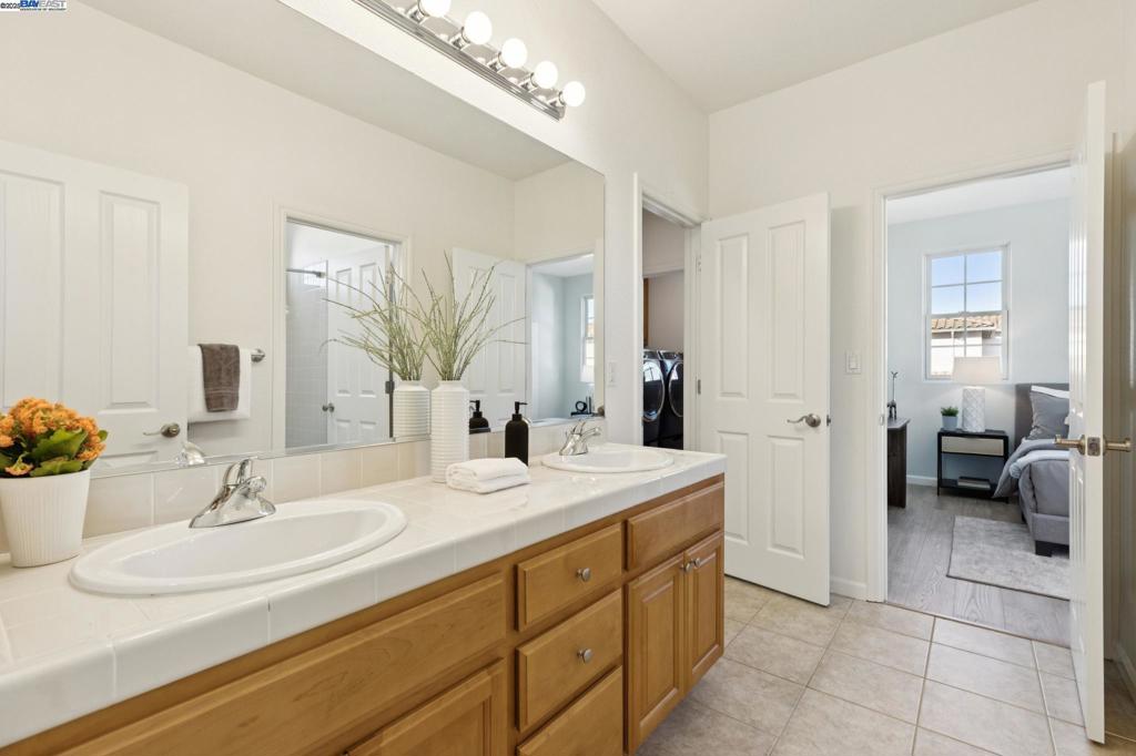 BAY PORT - Residential