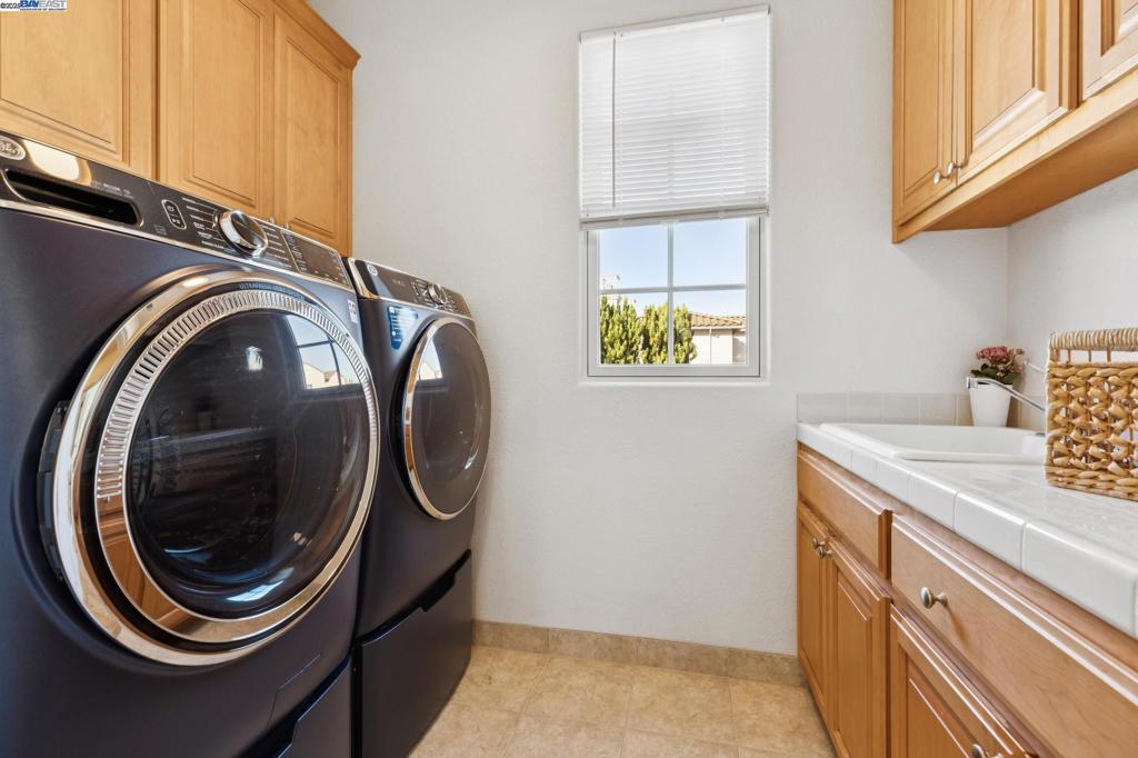 BAY PORT - Residential