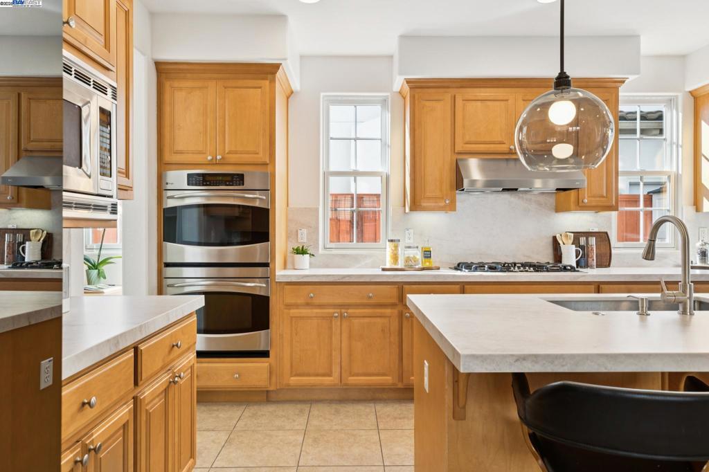 BAY PORT - Residential