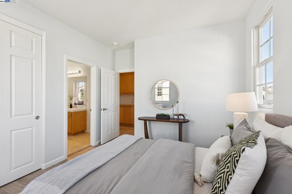 BAY PORT - Residential