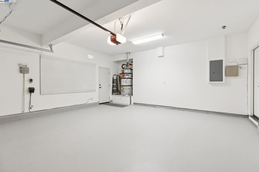 BAY PORT - Residential