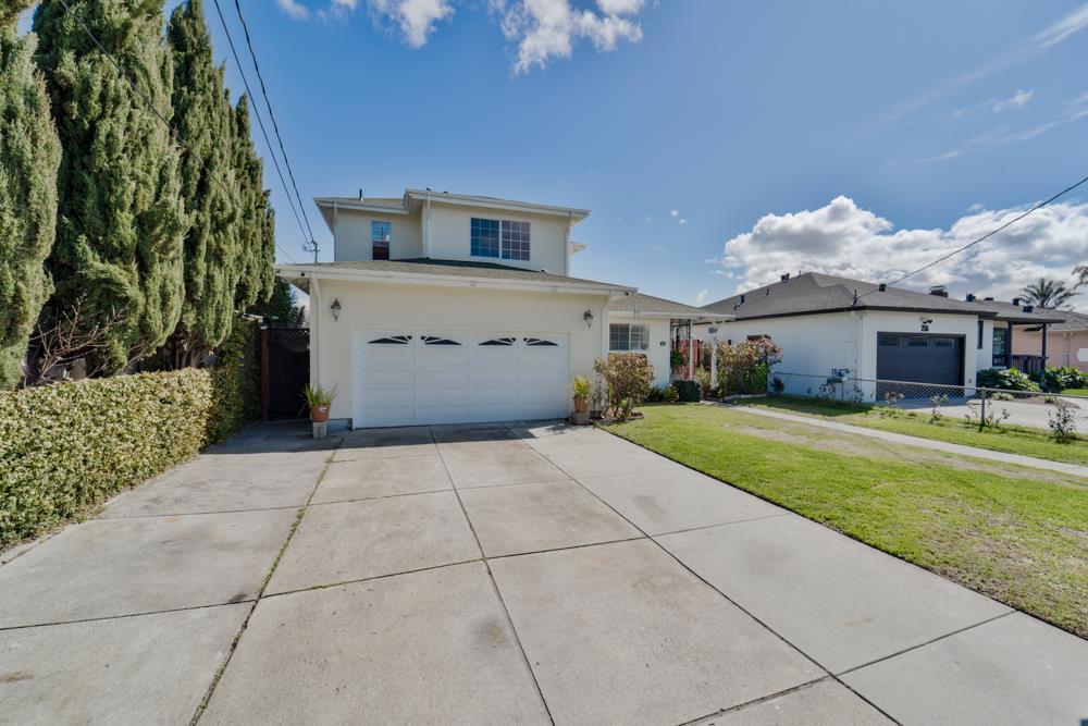 Properties 2 240 Daphne Way