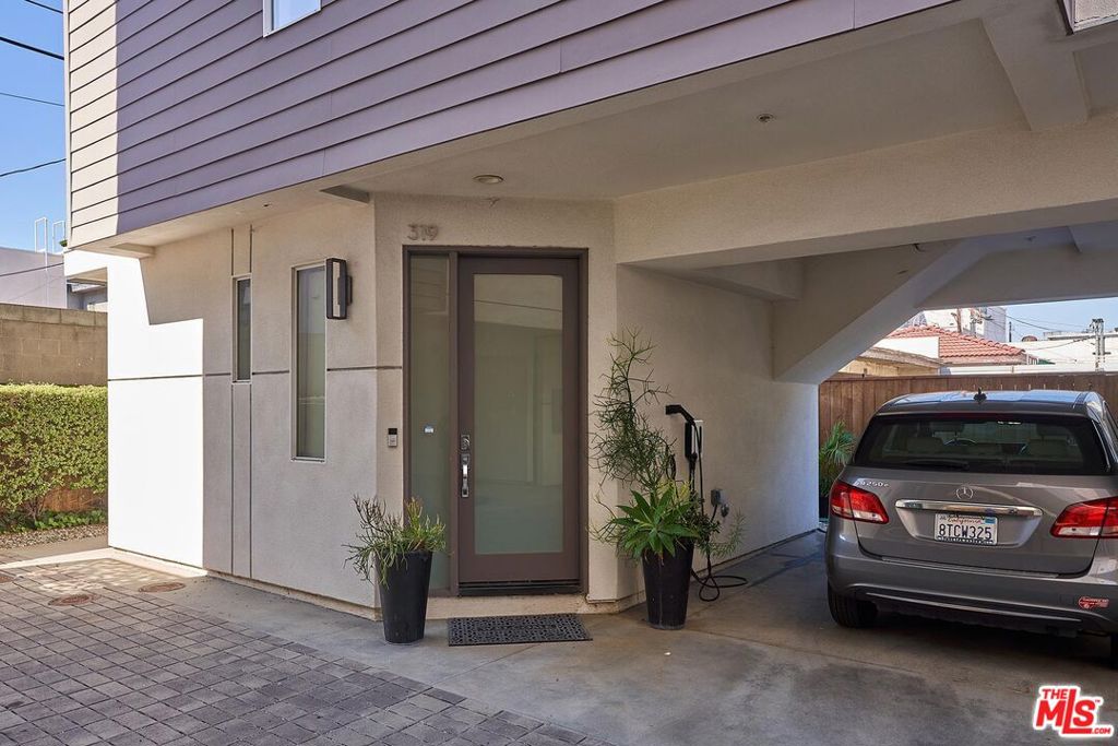 319 S Serrano Avenue