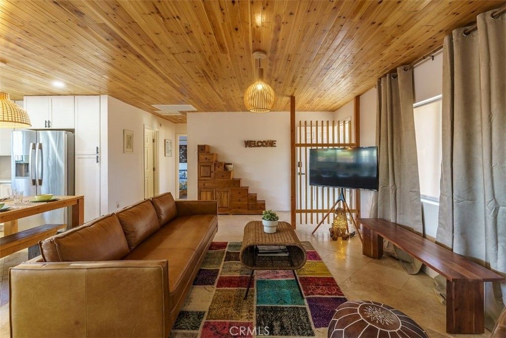 listing image 130726444421807357636