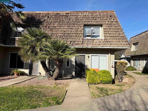 Photo of 1648 W North Bear Creek Dr Dr, Merced, CA 95348 (MLS # 41136286)