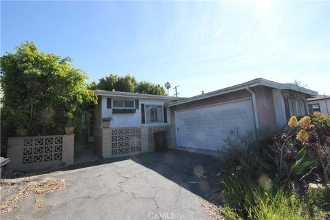 Photo of 3360 Halderman St, Los Angeles, CA 90066 (MLS # DW26058936)