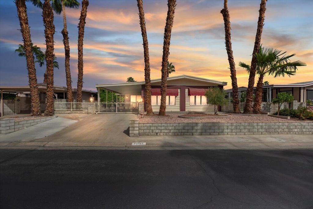 Palm Desert Greens - Manufactured In Park