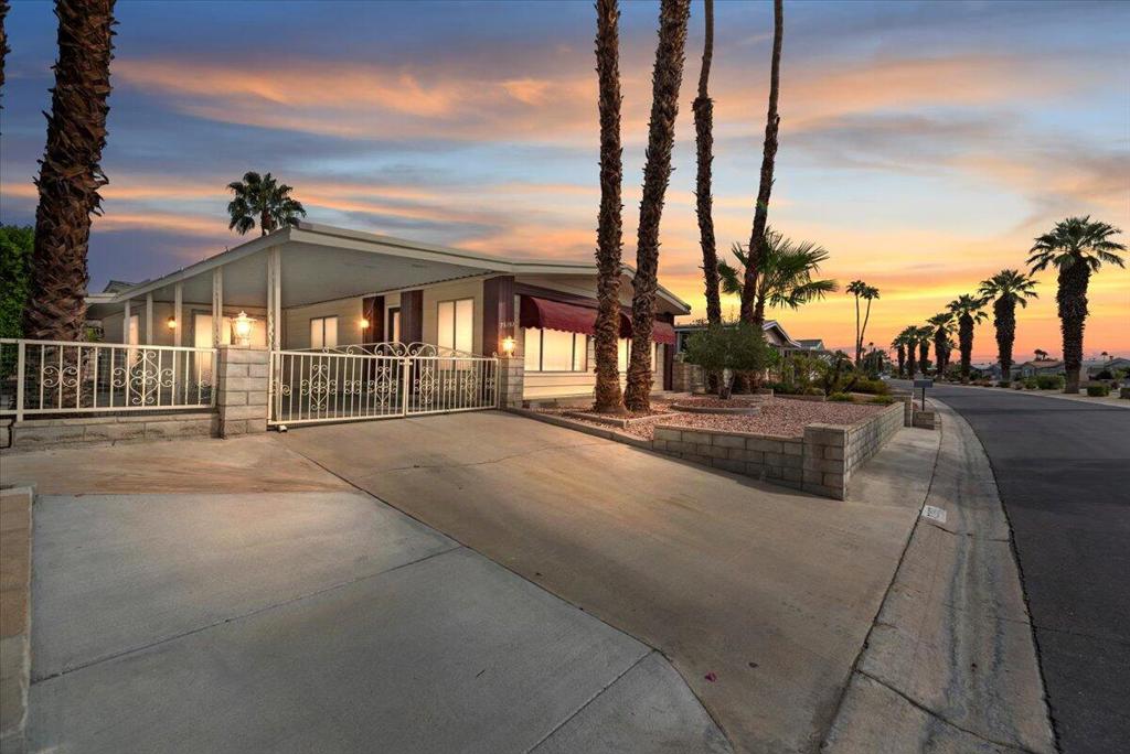 Palm Desert Greens - Manufactured In Park