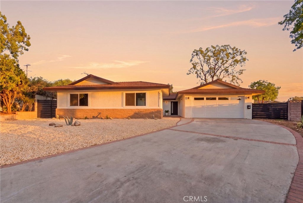 577 Bishop Place
