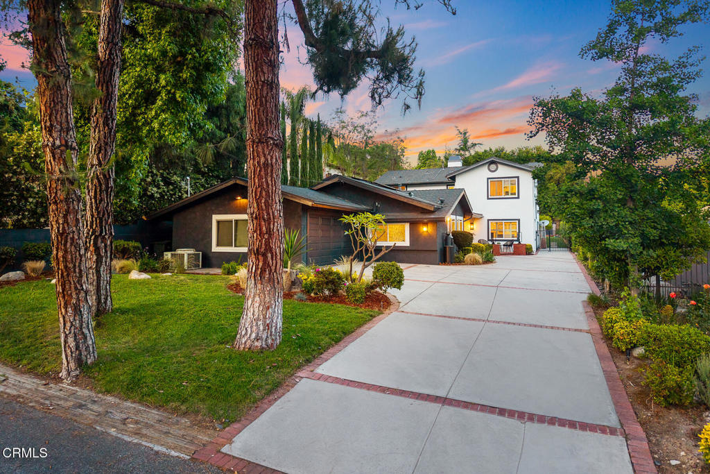Properties 1 4754 Palm Drive