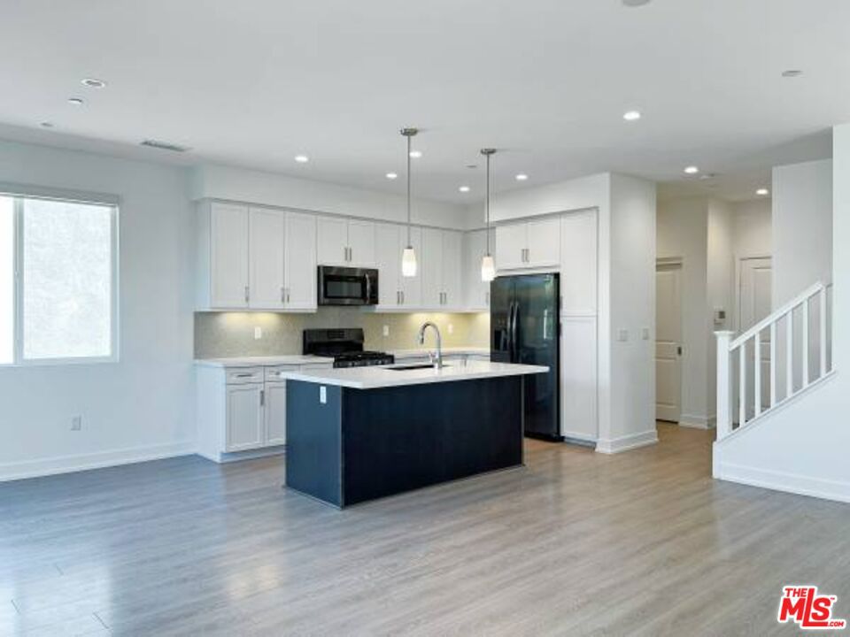 Properties 1 7105 TAMPA Avenue 7116