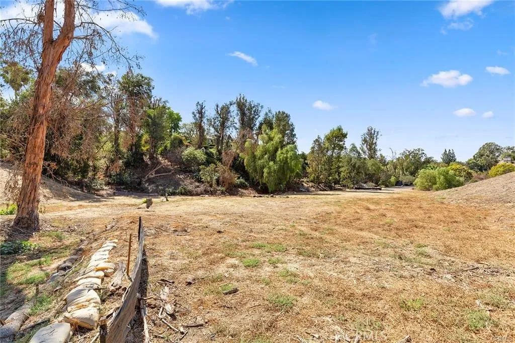 Anaheim Hills, California 92808, United States, ,Land,Pending,122674