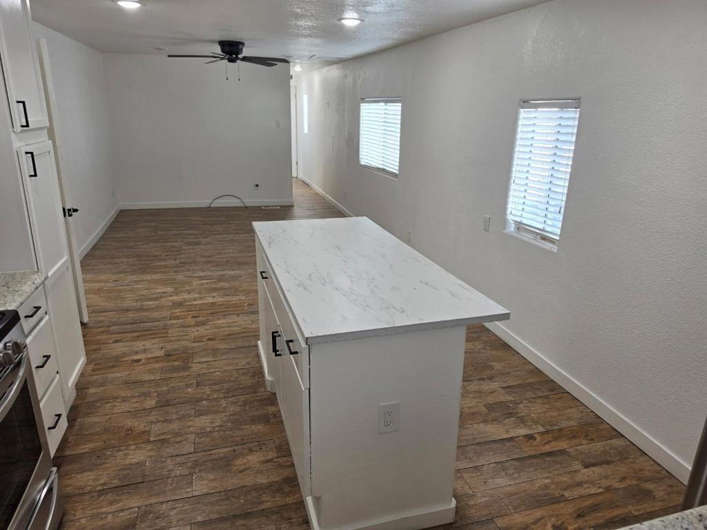 3499 E Bayshore Road 86