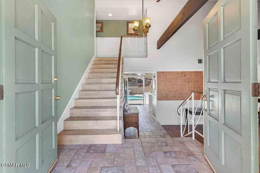 65 Ocatillo Avenue