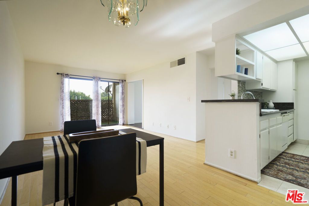 Photo of 1119 Albany Street #335, Los Angeles, CA 90015 (MLS # 25631963)