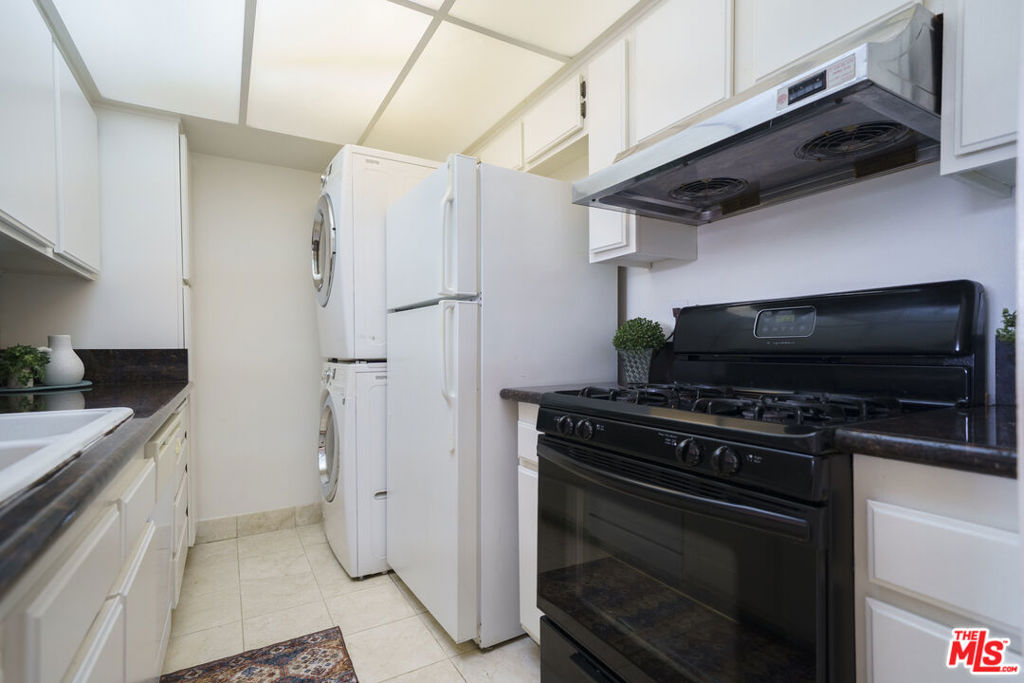 1119 Albany Street 335