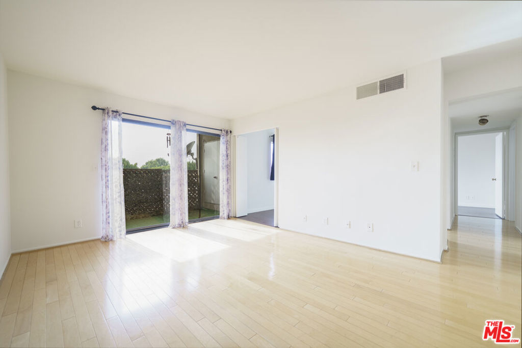 1119 Albany Street 335
