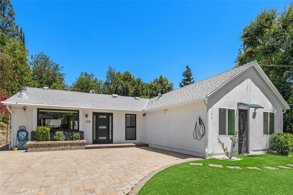 7136 Forest Hills