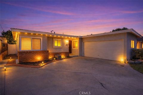 Photo of 5518 Rockne Avenue, Whittier, CA 90601 (MLS # CV26042875)