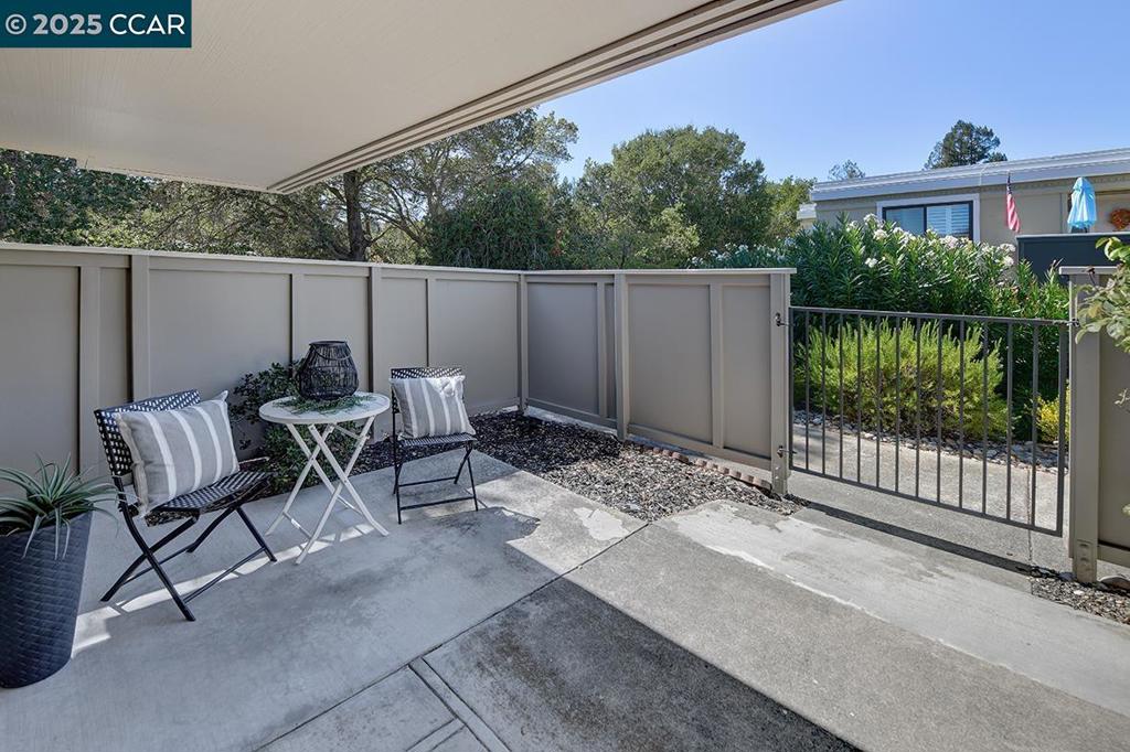 ROSSMOOR - Residential