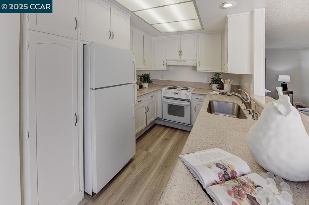 ROSSMOOR - Residential