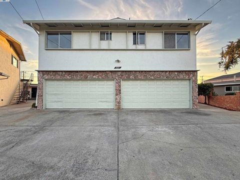 Photo of 821 Coburn Ct Ct, San Leandro, CA 94578 (MLS # 41115836) Photo of 821 Coburn Ct Ct, San Leandro, CA 94578 (MLS # 41115836)